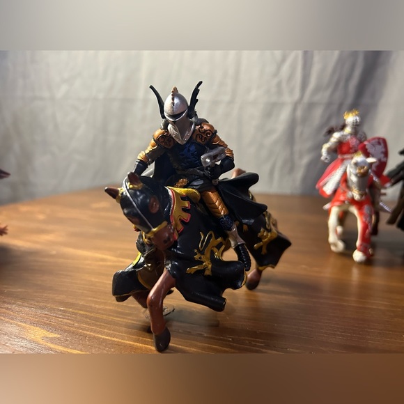 Papo Knights and horses Set of 4 - Picture 5 of 11